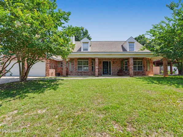 497 Dan M Russell Dr, Bay Saint Louis, MS 39520