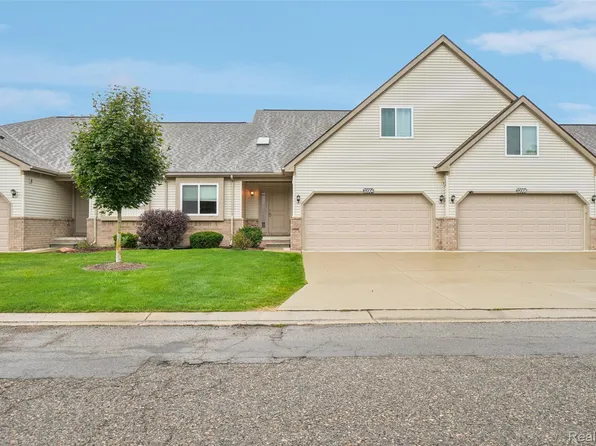 32004 Mitchell St, Grand Blanc, MI 48439