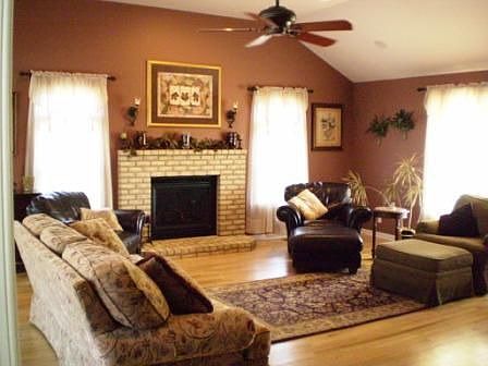 Family Room:vaulted ceiling, surround sound, ceiling fan