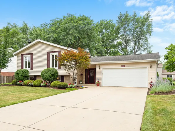 6918 Richmond Ave, Darien, IL 60561