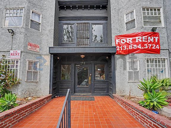 2nd image of 1513 W 12th Pl APT 12