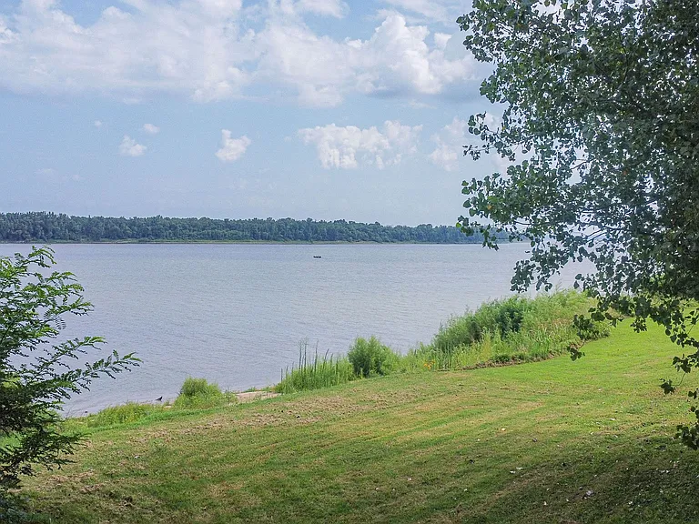 671 Riverview Dr — Photo 5