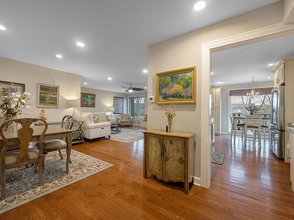 3rd image of 1125 Lake Cook Rd APT 501E