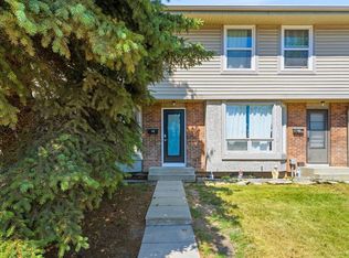 123 S Queensland Dr SE #42, Calgary, AB T2J 5J4