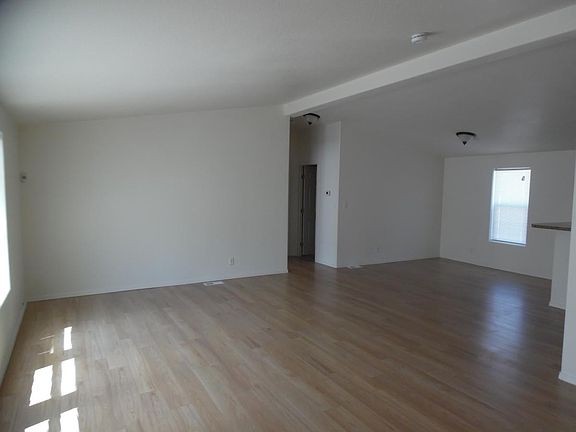 2nd image of 1885 Coral Isle Dr