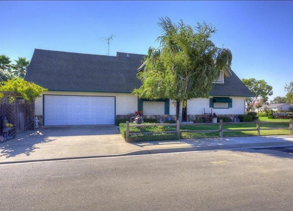 2nd image of 781 Cloverland Way