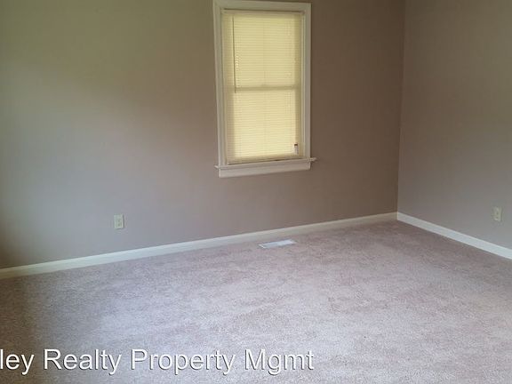 4th image of 927 Foley Dr