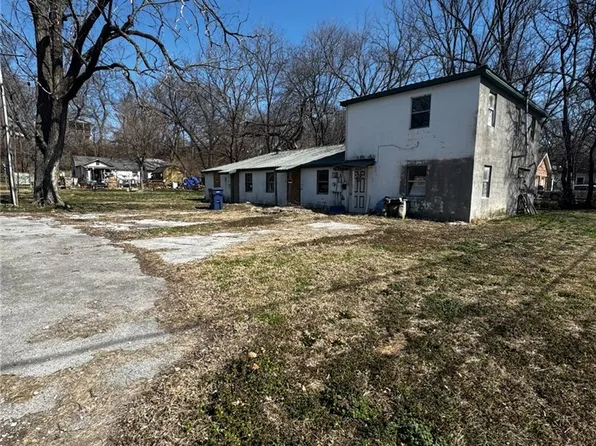 501 N Walnut St #7, Siloam Springs, AR 72761