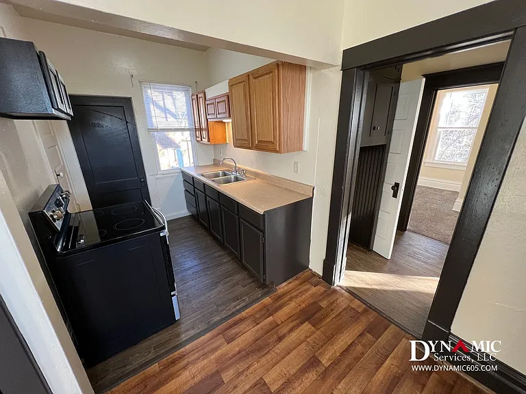 1417 W 10th St — Photo 10