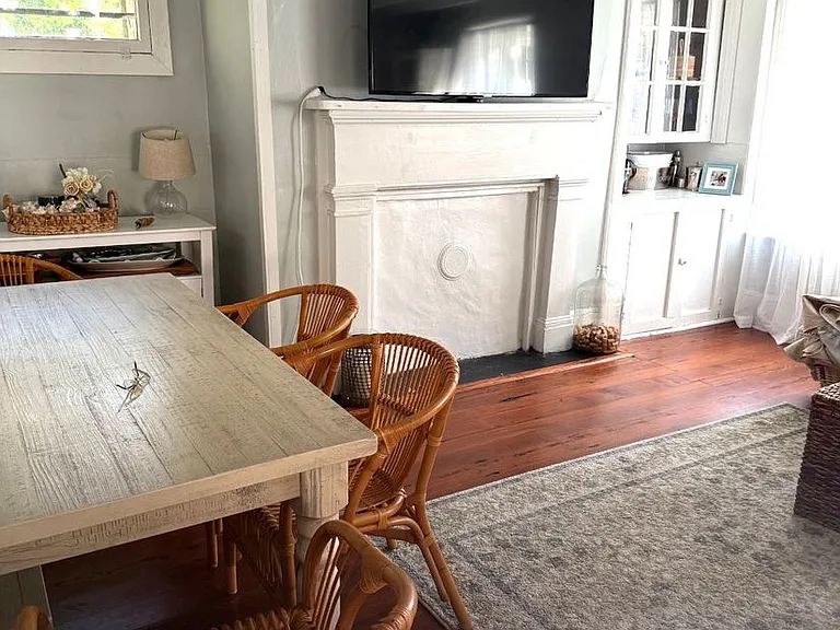 38 Bull St #D — Photo 10