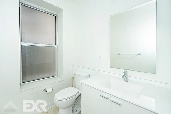 Rented by EXR | media 10