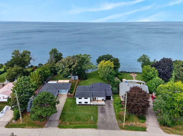 90 Lakeside Dr, Grimsby, ON L3M 2L5
