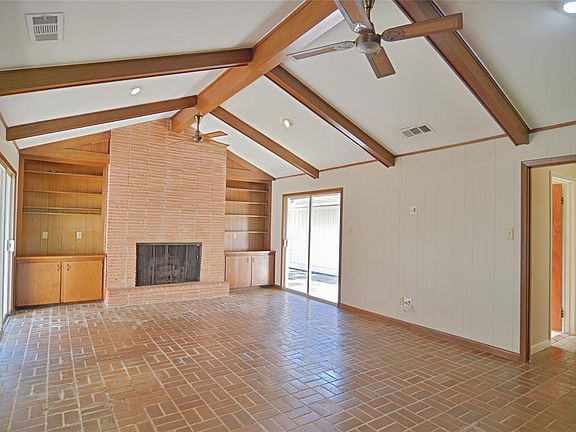 5th image of 823 Timber Cove Dr