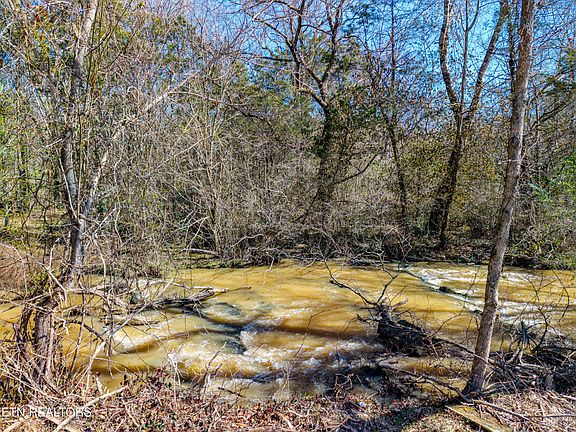 4th image of Baumgardner Rd