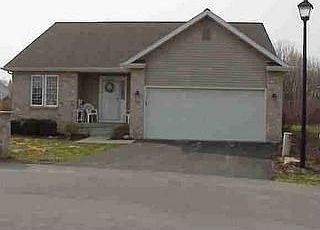 1st image of 17 Danbury Ct
