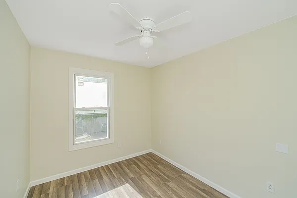 Sold by REMAX Elite | media 16