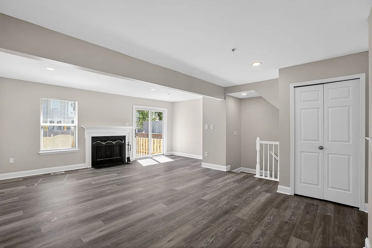 Building Photo - 2736 Albermarle Pl