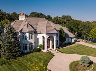 2 Chippewa Ct, Burr Ridge, IL 60527