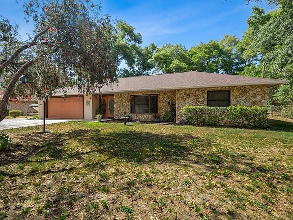 3rd image of 25615 Troon Ave