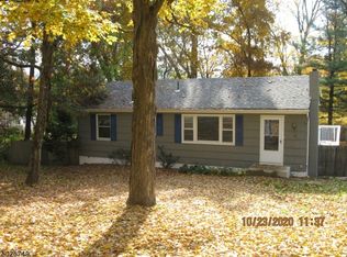 13 Cedar Ridge Dr, Vernon, NJ 07462