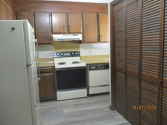 4th image of 151 Wilkinson Ct SE #151