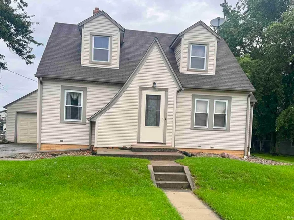 11529 Edgewater Ave, Hoagland, IN 46745