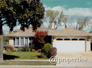 8206 W Monroe St, Niles, IL 60714