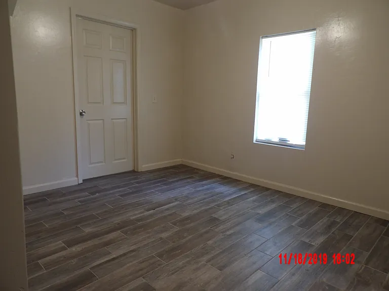 1716 N Jordan Ave — Photo 20