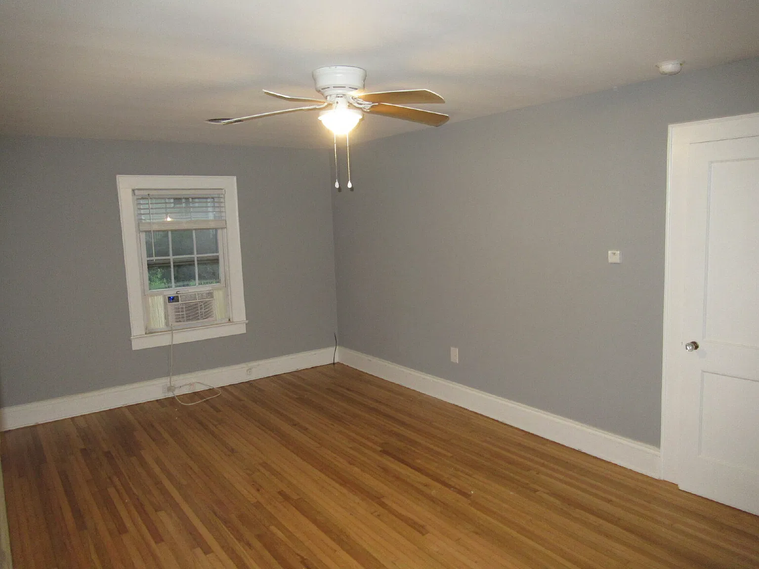 2 bed, 1.0 bath, 878 sqft, $1,250 — Photo 4