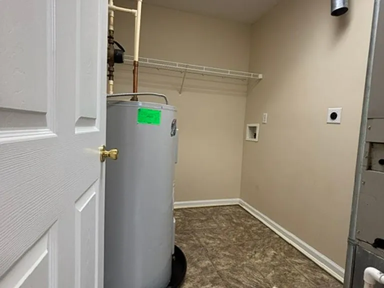 101 Braxton Ct — Photo 16