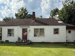 303 Stratford Rd, Jacksonville, NC 28540