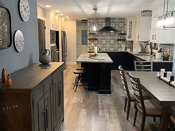 5th image of 124 Hawthorne Ln