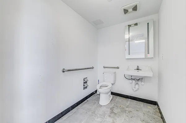 Sold by Lin Pan Realty Group LLC | media 11