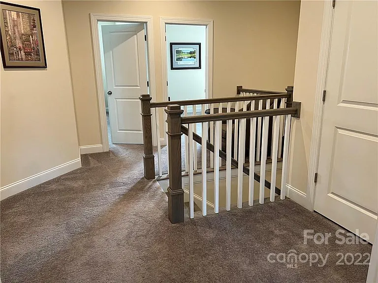 146 Heathbrook Ln — Photo 8