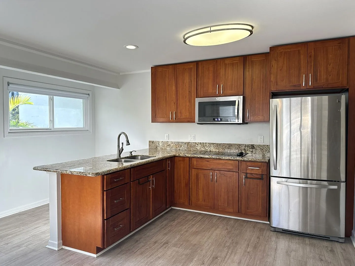 Hawaii Kai Ohana Unit - 1BR/1BA/Street Parking Only — Photo 1