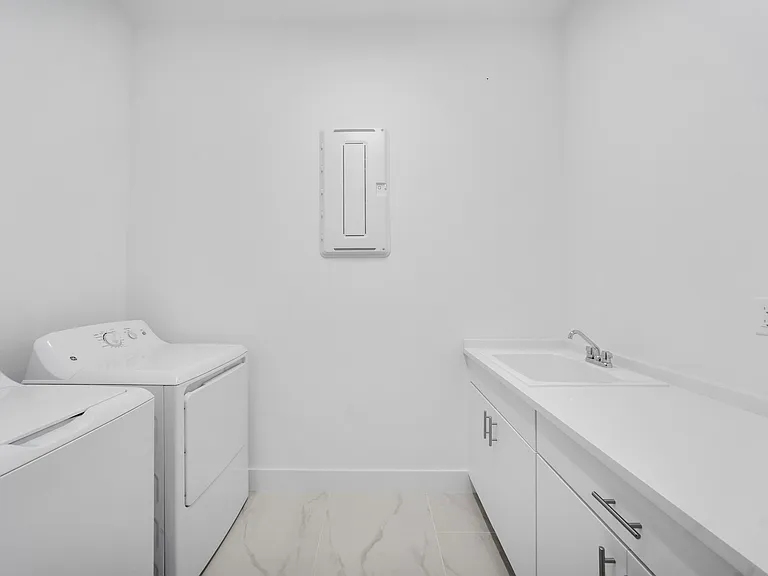 20262 Rosewood Garden Way — Photo 42