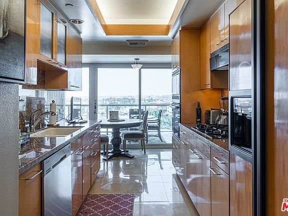 4th image of 13600 Marina Pointe Dr Unit 606