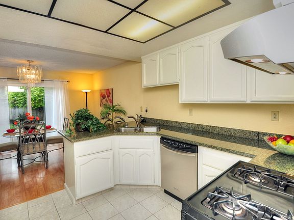 White, pristine kitchen