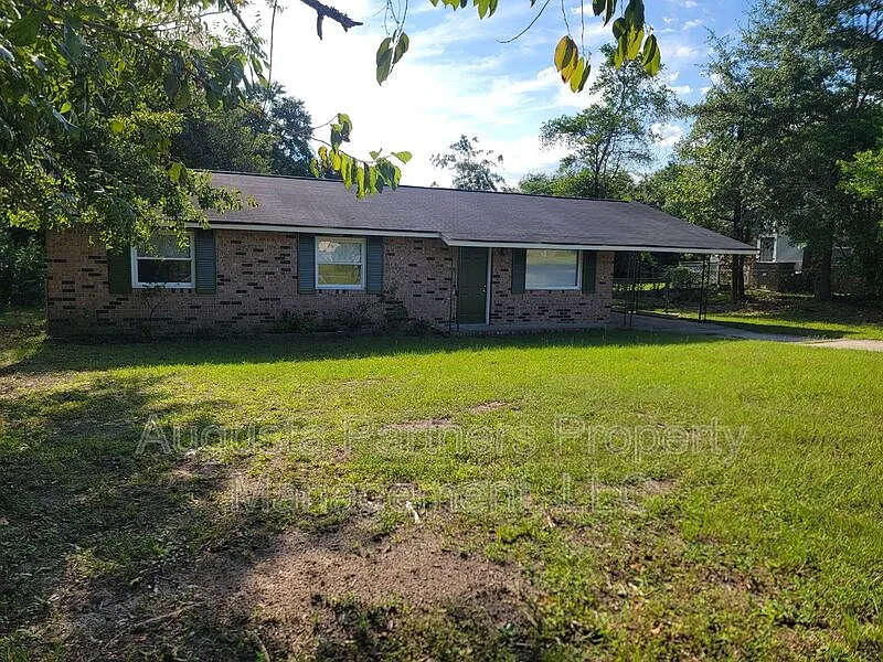 225 Pecan Dr