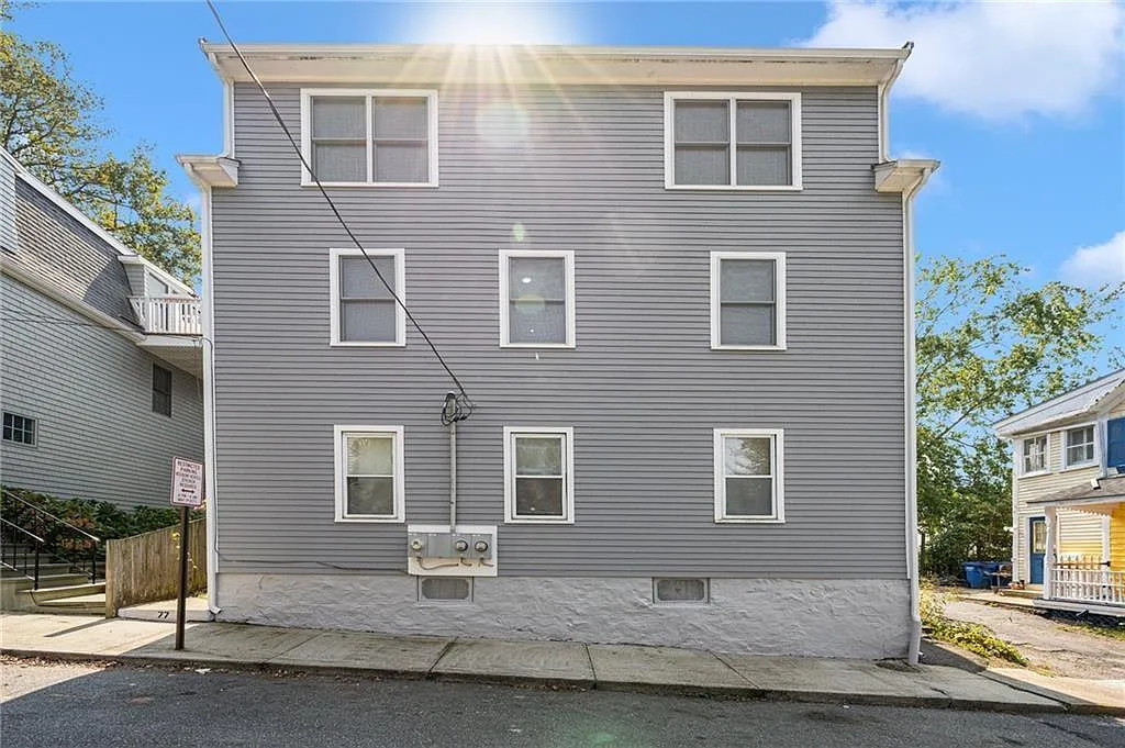 3 bed, 2.0 bath, 1980 sqft, $3,500 — Photo 2