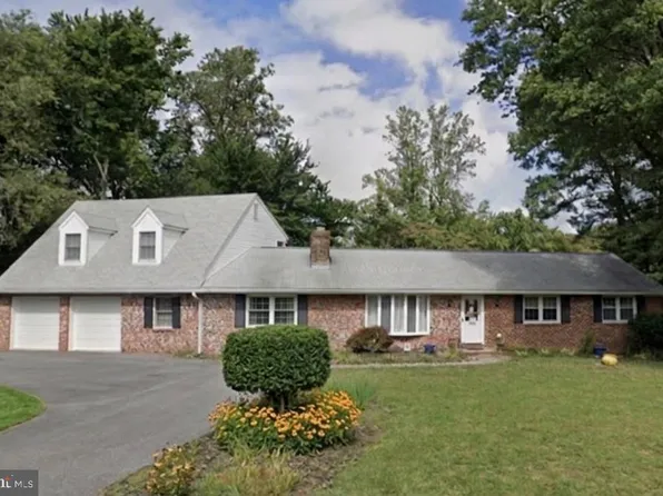 10214 Green Clover Dr, Ellicott City, MD 21042