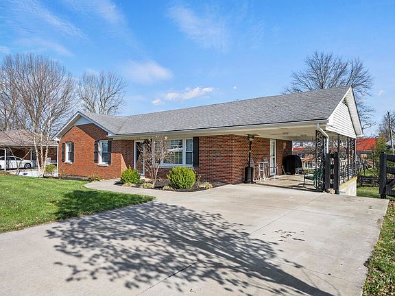 2nd image of 313 Hickory Hill Dr