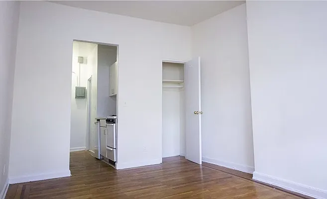 Rented by Jonis Realty | media 2