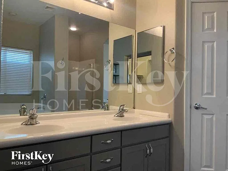 17424 N 19th Ter — Photo 22