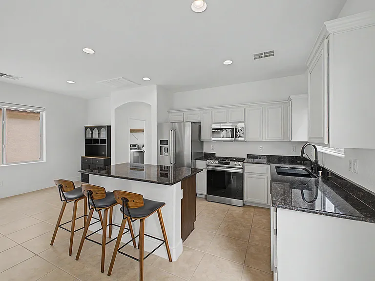 9119 Brilliant Prairie Ct — Photo 2