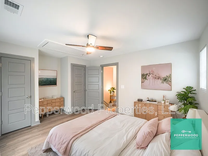 2 bed, 1.5 bath, 900 sqft, $1,395 — Photo 3