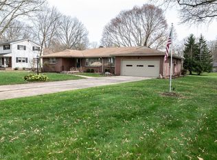 2004 Burning Tree Ln, Youngstown, OH