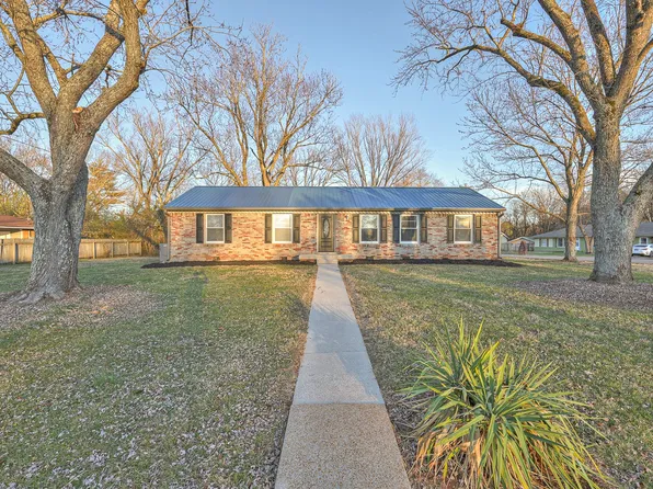 1615 Minerva Dr, Murfreesboro, TN 37130