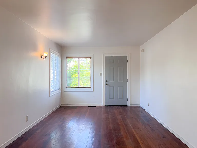 1054 Cornell Ave — Photo 2