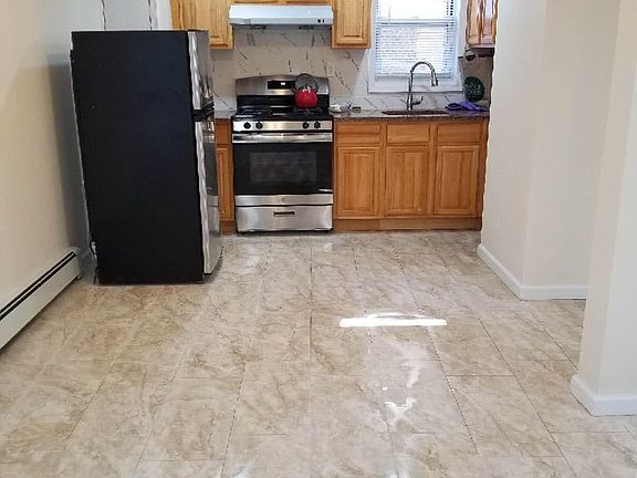 5th image of 62 Milton Ave